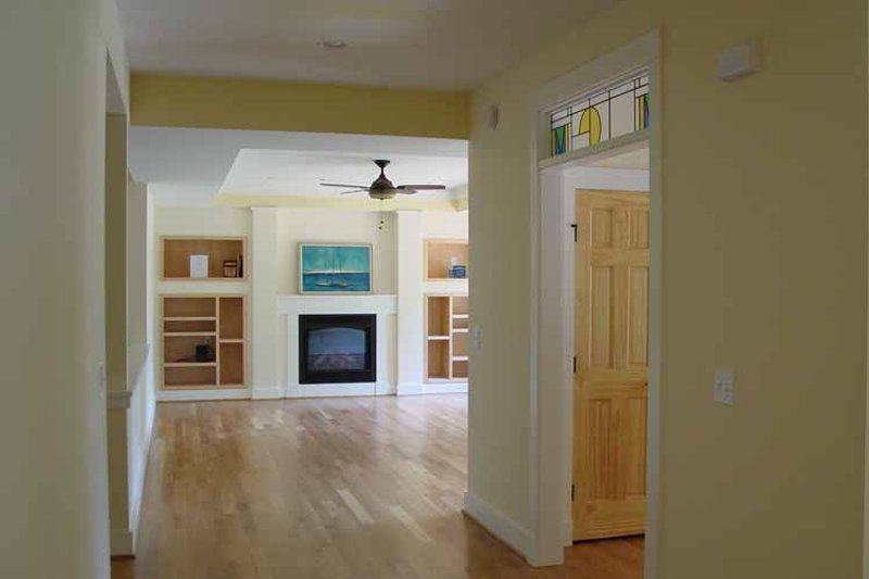 Dream House Plan - Interior - Family Room 1 for Ranch House Plan #939-8 - 3 bed, 2.5 bath