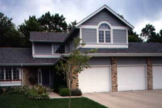 Exterior - Front Elevation for Traditional House Plan #320-378 - 3 bed, 2.5 bath