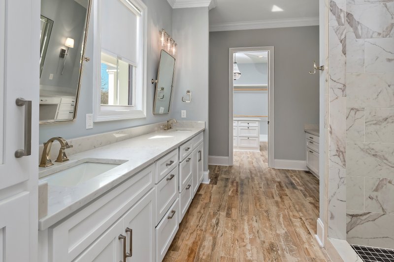 Home Plan - Interior - Master Bathroom for Farmhouse House Plan #63-430 - 4 bed, 4.5 bath