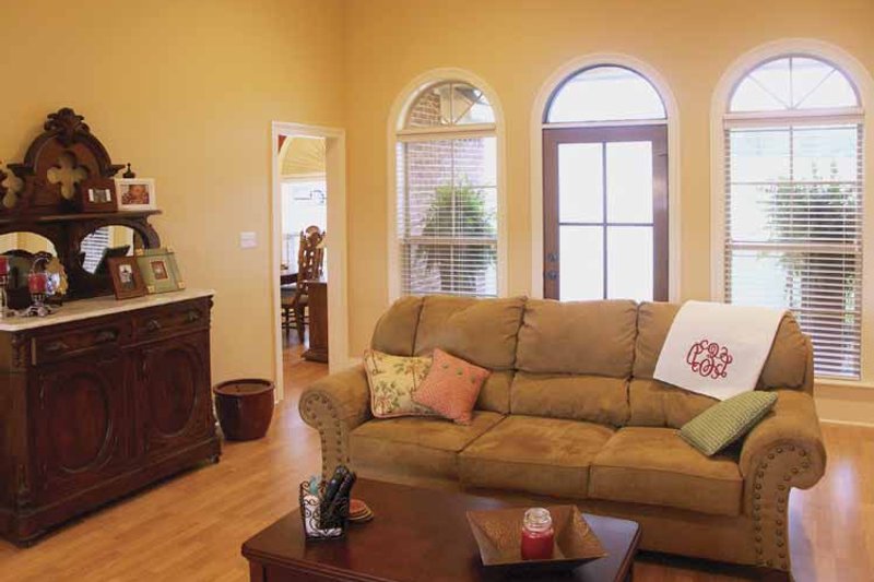 Home Plan - Interior - Family Room for Traditional House Plan #21-422 - 3 bed, 2.5 bath