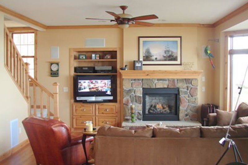 House Blueprint - Interior - Family Room for Craftsman House Plan #981-17 - 3 bed, 2 bath