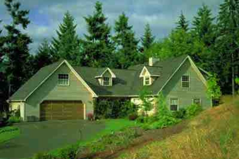 Home Plan - Traditional Exterior - Front Elevation Plan #72-201