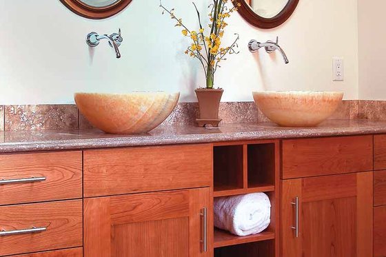 Interior - Bathroom for Craftsman House Plan #1042-1 - 4 bed, 3.5 bath