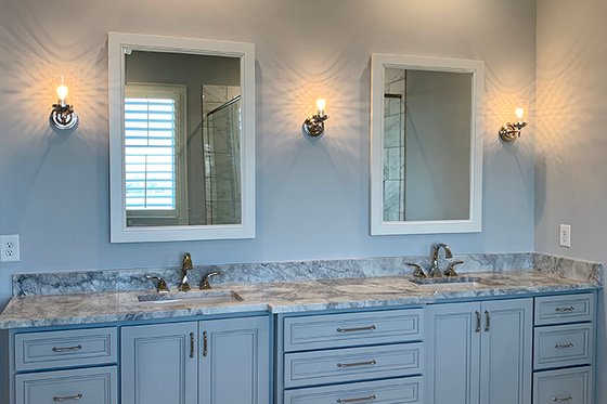 Interior - Master Bathroom for Craftsman House Plan #437-96 - 4 bed, 4.5 bath