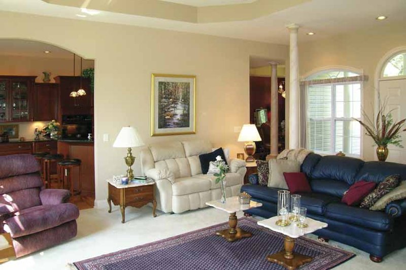 Dream House Plan - Interior - Family Room 1 for Ranch House Plan #456-81 - 3 bed, 2.5 bath