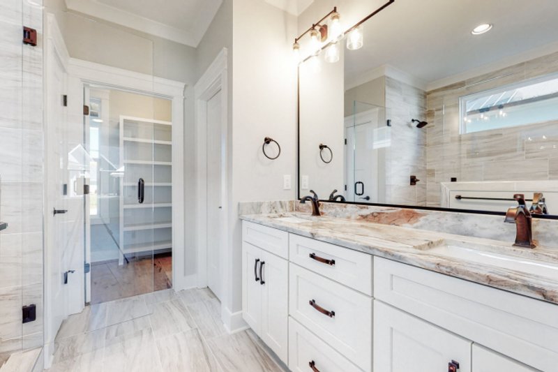 House Blueprint - Interior - Master Bathroom 1 for Farmhouse House Plan #927-1019 - 4 bed, 2.5 bath