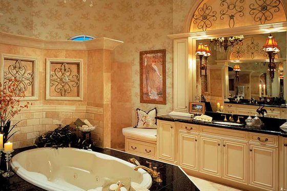 Interior - Bathroom for Mediterranean House Plan #930-107 - 4 bed, 4.5 bath