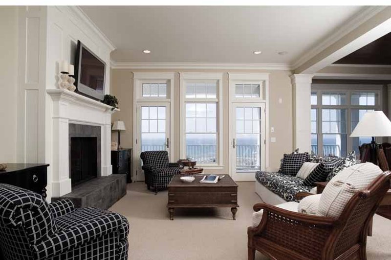 Home Plan - Interior - Family Room 1 for Craftsman House Plan #928-59 - 3 bed, 2.5 bath