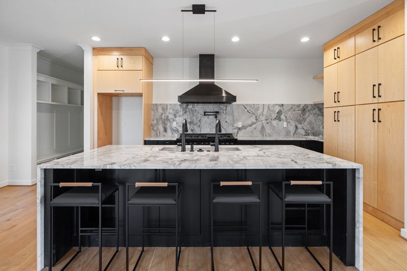 Architectural House Design - Photo 10 for Traditional House Plan #1080-18 - 5 bed, 4.5 bath