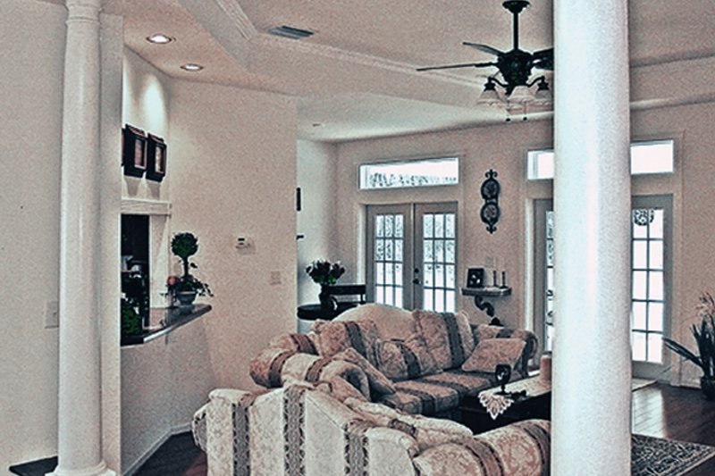 House Plan Design - Interior - Family Room for Country House Plan #314-278 - 3 bed, 2 bath