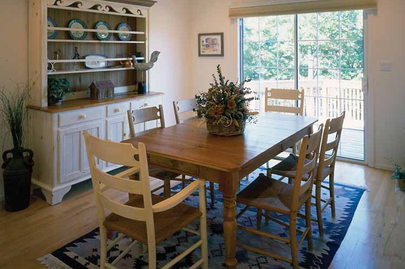 Architectural House Design - Interior - Dining Room for Country House Plan #314-201 - 4 bed, 2.5 bath
