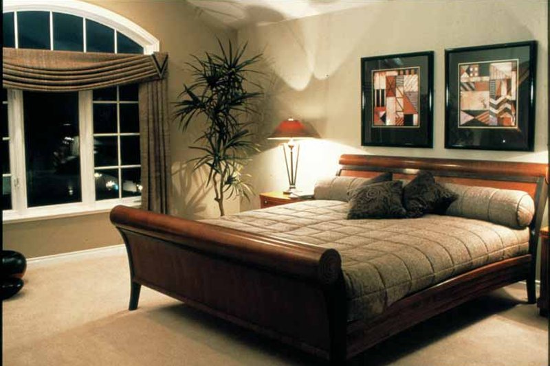 Home Plan - Interior - Master Bedroom for Mediterranean House Plan #47-895 - 4 bed, 3 bath