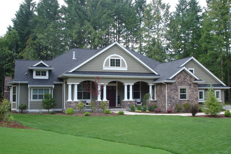 Traditional Style House Plan 4 Beds 3 Baths 3500 Sq Ft Traditional Style House Plan 4 Beds 3 Baths 3500 Sq Ft