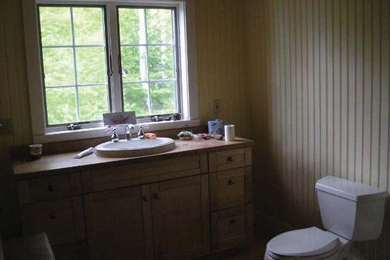 Interior - Bathroom for Cabin House Plan #118-167 - 3 bed, 2 bath