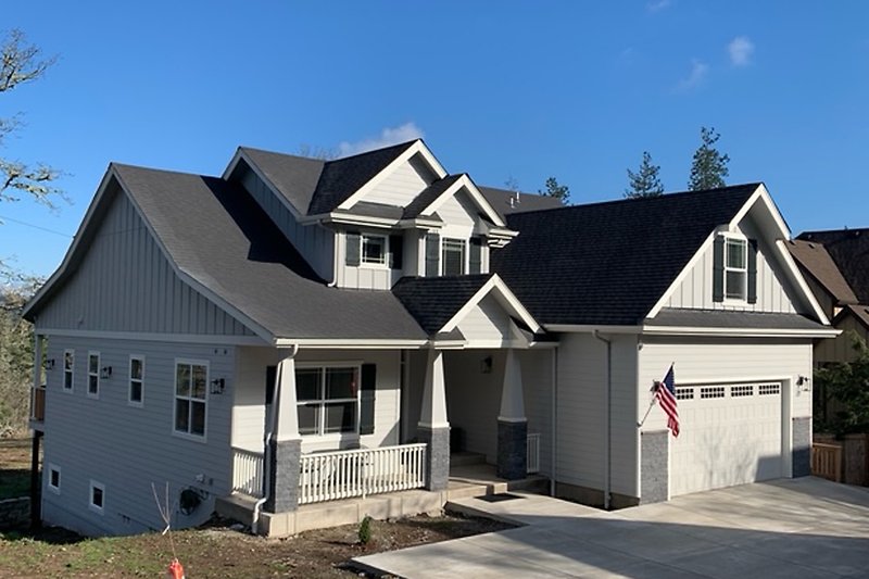 Dream House Plan - Craftsman Exterior - Front Elevation Plan #124-1201
