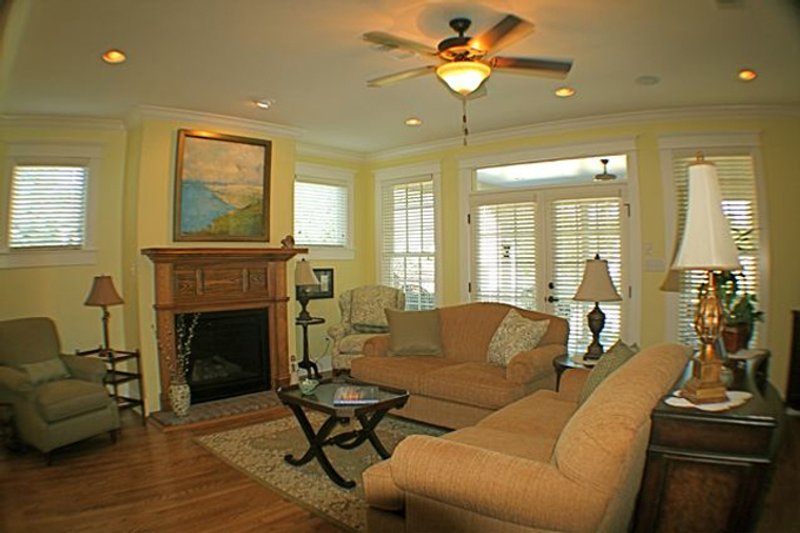 Home Plan - Interior - Family Room 1 for Country House Plan #137-323 - 4 bed, 4 bath