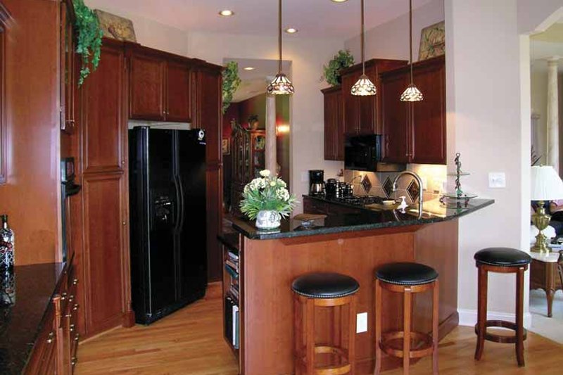 Dream House Plan - Interior - Kitchen for Ranch House Plan #456-81 - 3 bed, 2.5 bath