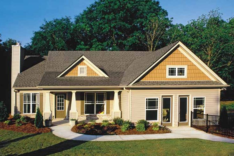 Dream House Plan - Country Exterior - Front Elevation Plan #927-132