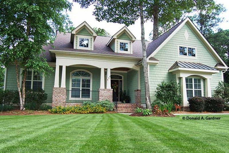 House Plan Design - Exterior - Front Elevation 4 for Ranch House Plan #929-745 - 3 bed, 2 bath