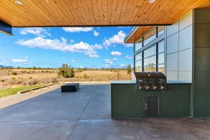 Exterior - Covered Porch for Contemporary House Plan #892-30 - 4 bed, 4.5 bath