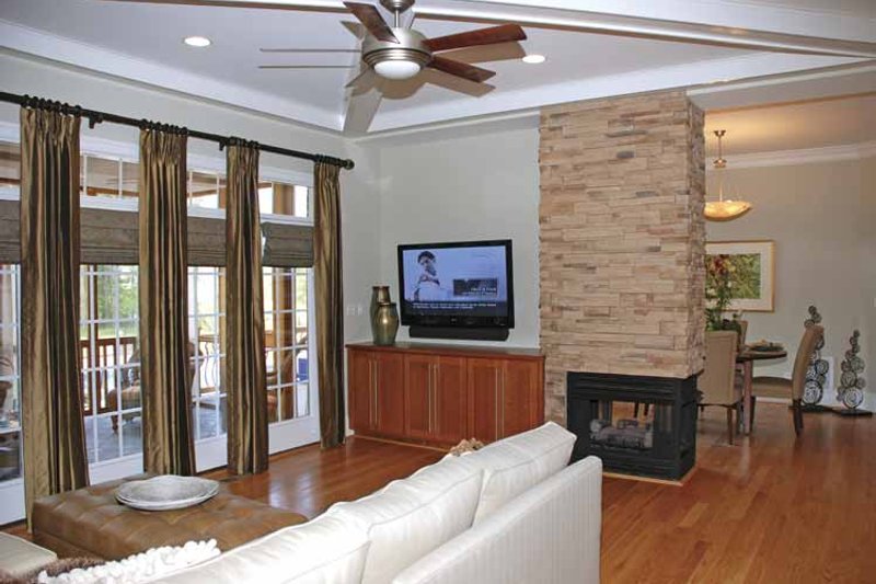 Dream House Plan - Interior - Family Room for Country House Plan #952-78 - 5 bed, 4 bath