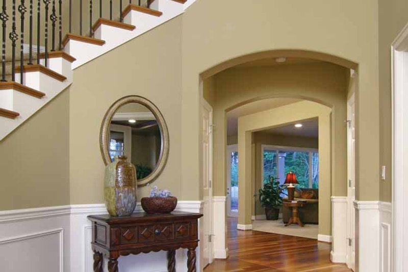 Home Plan - Interior - Entry for Craftsman House Plan #132-241 - 4 bed, 3.5 bath