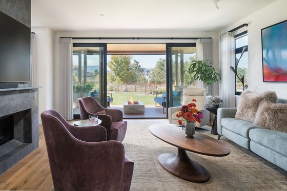 Interior - Family Room for Craftsman House Plan #1042-27 - 5 bed, 4.5 bath