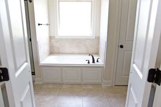 Interior - Master Bathroom 4 for Southern House Plan #430-183 - 4 bed, 2 bath