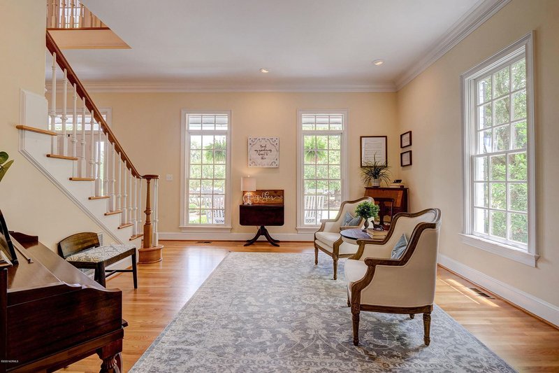 Dream House Plan - Photo 9 for Colonial House Plan #137-194 - 3 bed, 3.5 bath