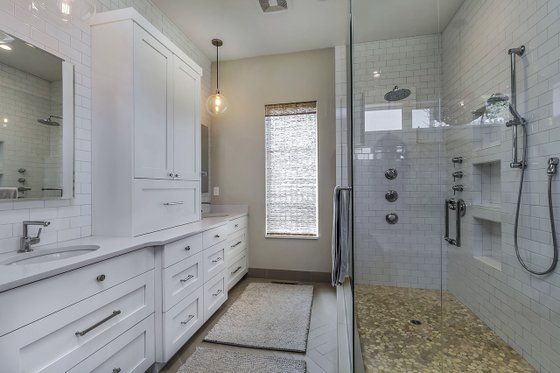 Interior - Master Bathroom 1 for Contemporary House Plan #892-21 - 3 bed, 3.5 bath
