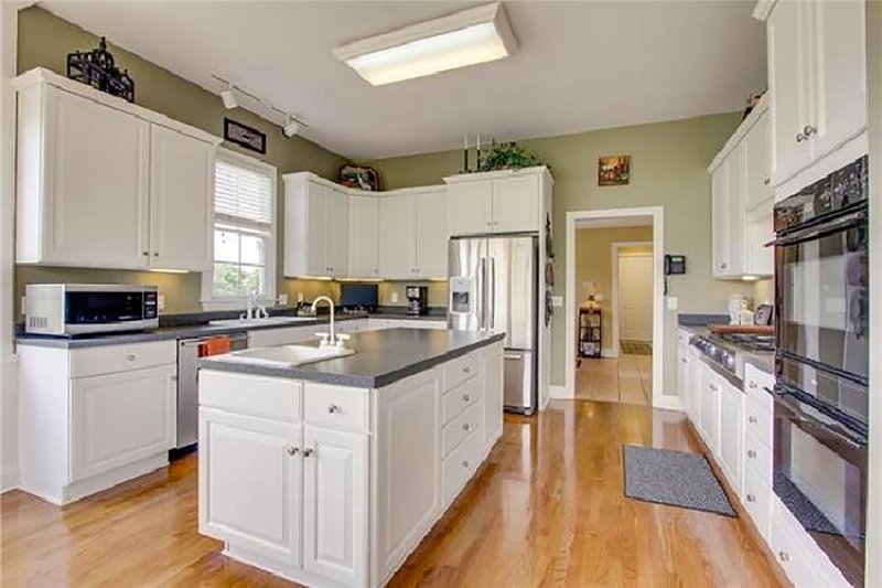 Home Plan - Interior - Kitchen for Classical House Plan #137-124 - 4 bed, 3 bath