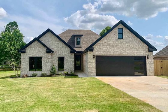 Traditional Exterior - Front Elevation Plan #923-145