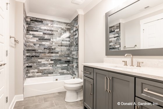 Interior - Master Bathroom 1 for Craftsman House Plan #929-1040 - 3 bed, 2 bath