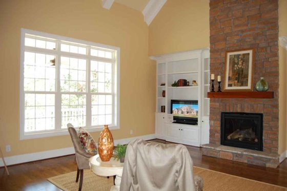 Interior - Family Room for Traditional House Plan #927-26 - 4 bed, 3 bath