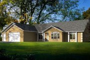 Traditional Style House Plan - 4 Beds 3 Baths 2526 Sq/Ft Plan #1-1474 
