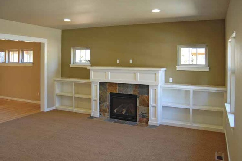Dream House Plan - Interior - Family Room for Craftsman House Plan #895-61 - 3 bed, 2.5 bath