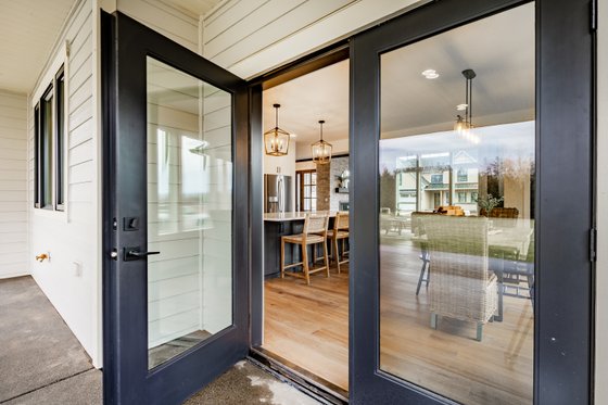 Photo 4 for Craftsman House Plan #1070-180 - 4 bed, 2.5 bath