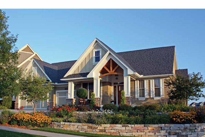 Dream House Plan - Ranch Exterior - Front Elevation Plan #51-1116