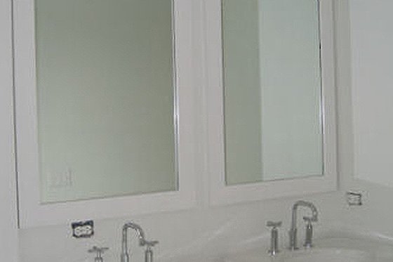 Modern style, Beach design, by Ross Anderson, Bathroom photo