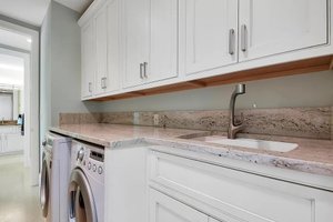 Interior - Laundry for Beach House Plan #548-20 - 4 bed, 4.5 bath