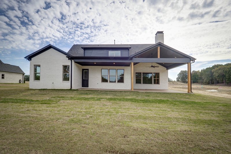 Architectural House Design - Photo 4 for Farmhouse House Plan #927-1028 - 4 bed, 3.5 bath