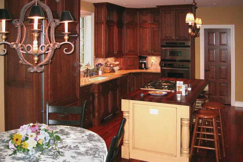 Home Plan - Interior - Kitchen for Country House Plan #928-114 - 4 bed, 4 bath