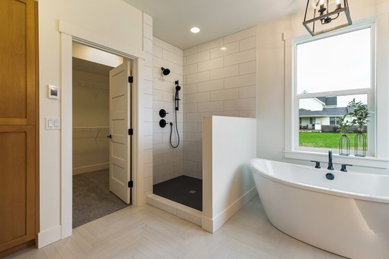 Interior - Master Bathroom 1 for Craftsman House Plan #1070-43 - 4 bed, 2.5 bath