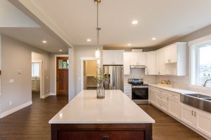 Photo 11 for Craftsman House Plan #1070-29 - 4 bed, 2.5 bath