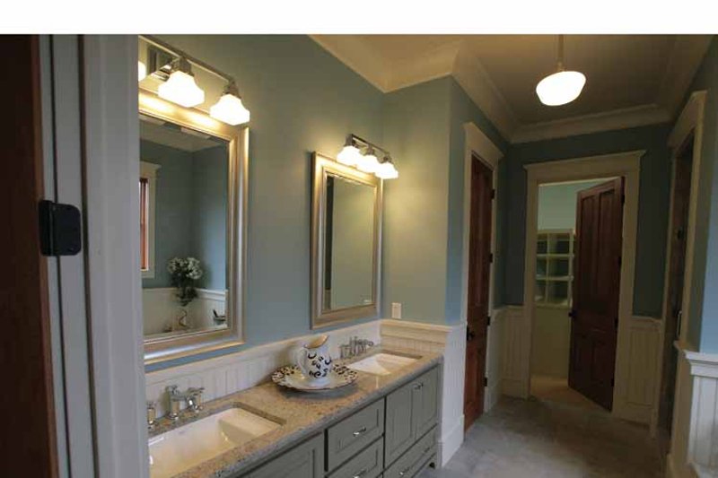 House Plan Design - Interior - Master Bathroom for Craftsman House Plan #37-279 - 5 bed, 4 bath