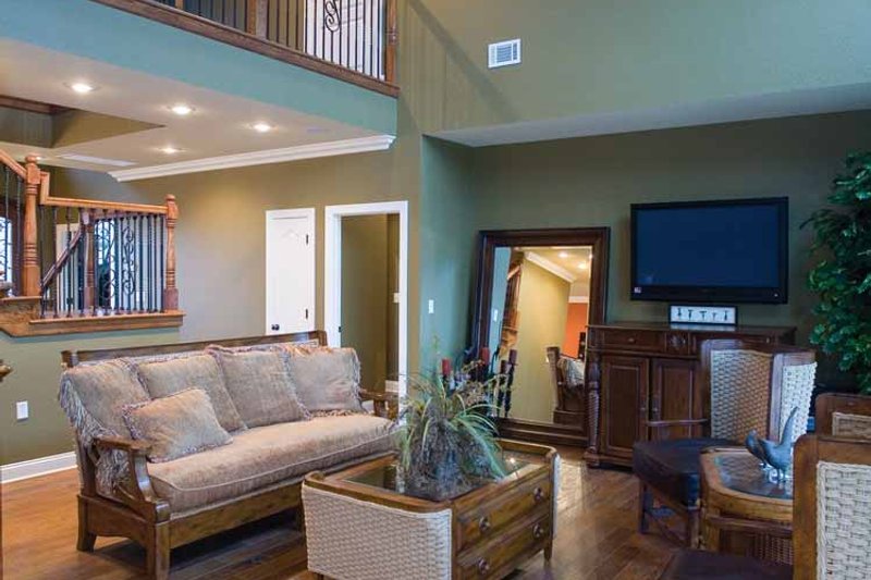 Dream House Plan - Interior - Family Room for Traditional House Plan #17-2721 - 3 bed, 2.5 bath