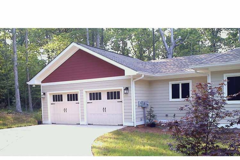 Dream House Plan - Exterior - Front Elevation 4 for Ranch House Plan #939-8 - 3 bed, 2.5 bath