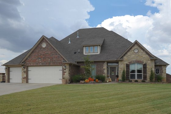 Exterior - Front Elevation for Traditional House Plan #65-419 - 4 bed, 2 bath