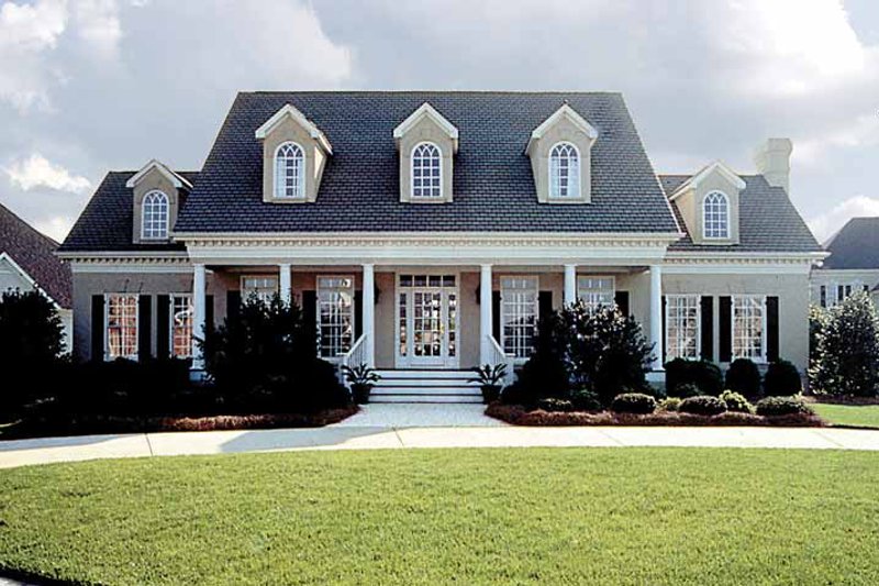 Dream House Plan - Classical Exterior - Front Elevation Plan #453-92