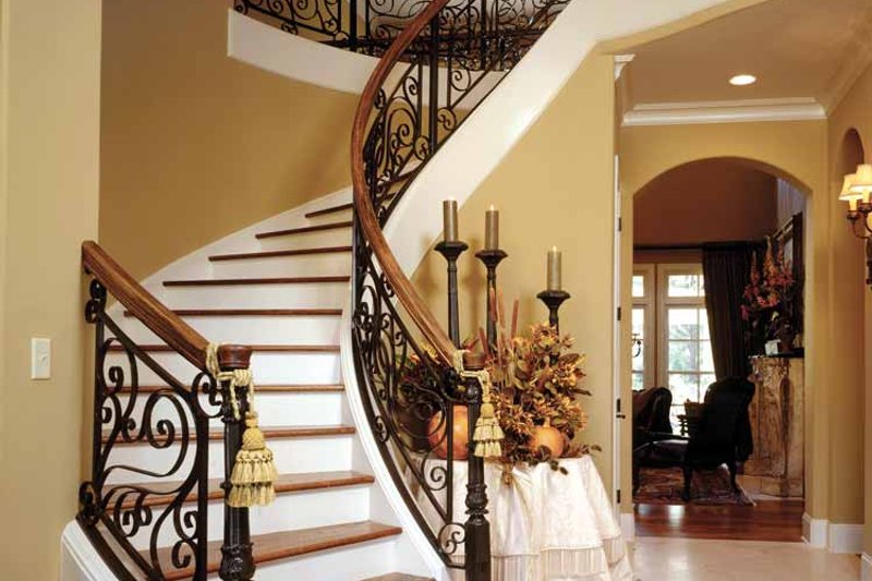 Home Plan - Interior - Entry for Country House Plan #952-182 - 5 bed, 4 bath